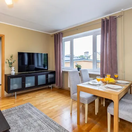 Free Parking 2 Bedroom Center