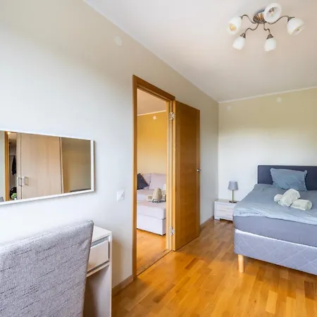 Free Parking 2 Bedroom Center